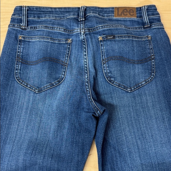 Lee Women's Dark Blue Wash Regular Boot Cut Mis Rise Jeans size 10P - Picture 5 of 6